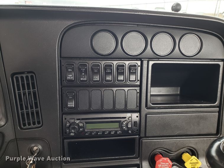 image for item DH5795 2013 International ProStar semi truck