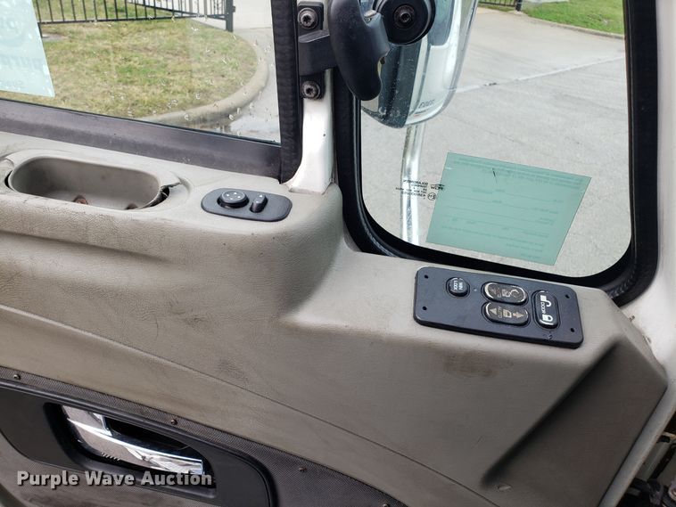 image for item DH5795 2013 International ProStar semi truck