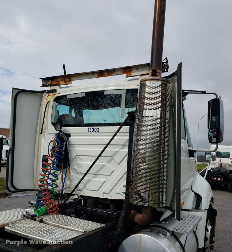 image for item DH5795 2013 International ProStar semi truck