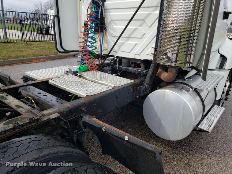 image for item DH5795 2013 International ProStar semi truck