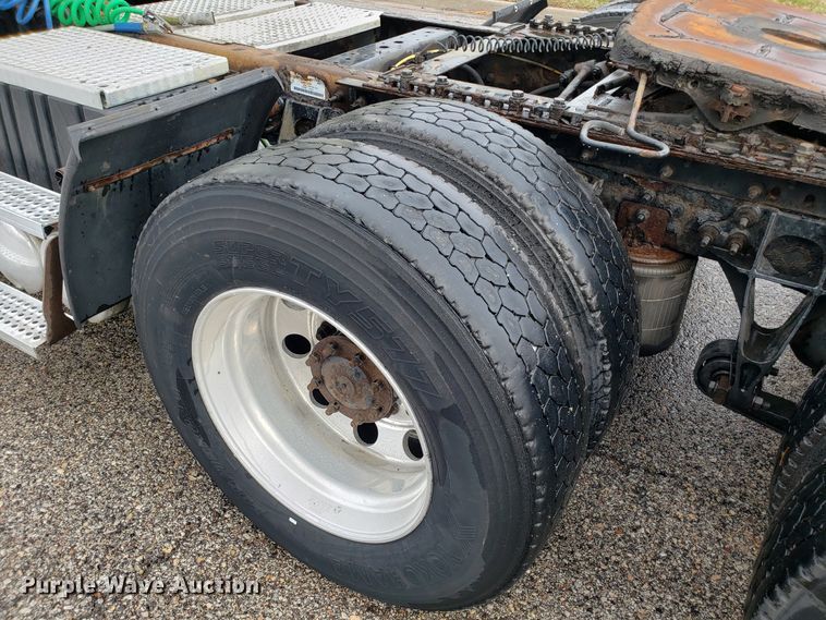 image for item DH5795 2013 International ProStar semi truck