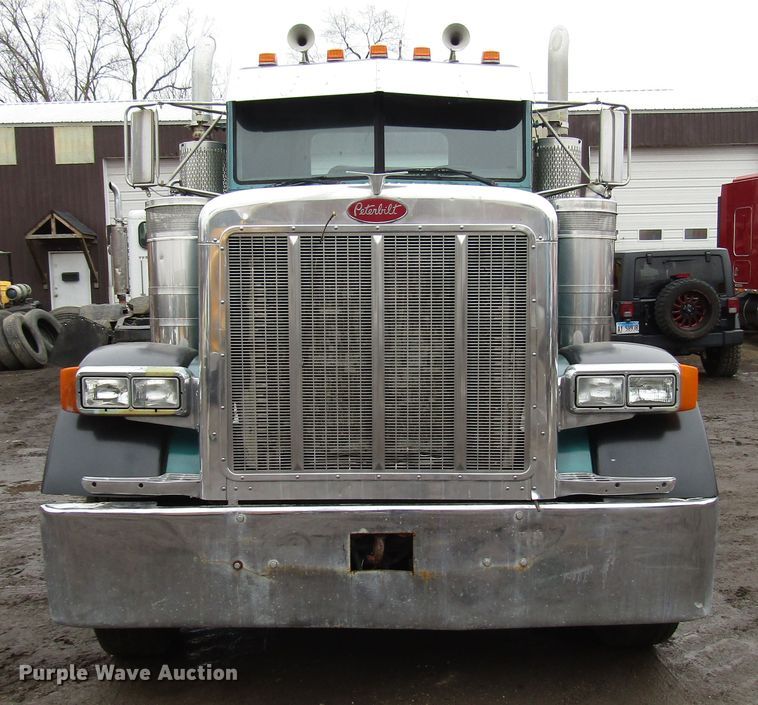 image for item DH8449 1996 Peterbilt 379 glider kit truck cab and chassis