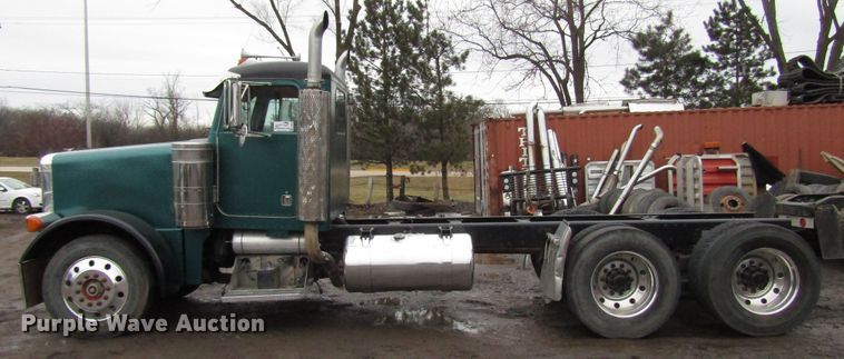 image for item DH8449 1996 Peterbilt 379 glider kit truck cab and chassis