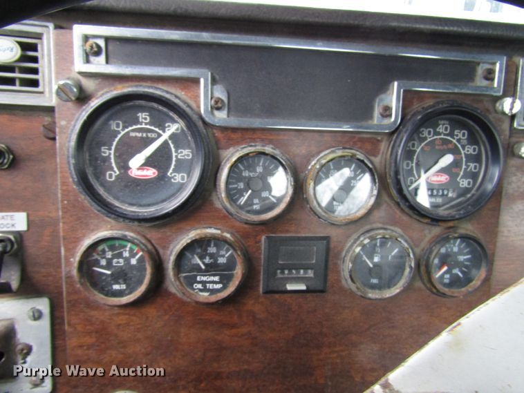 image for item DH8449 1996 Peterbilt 379 glider kit truck cab and chassis