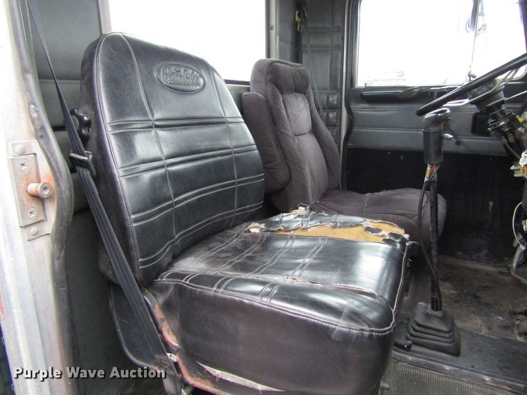 image for item DH8449 1996 Peterbilt 379 glider kit truck cab and chassis