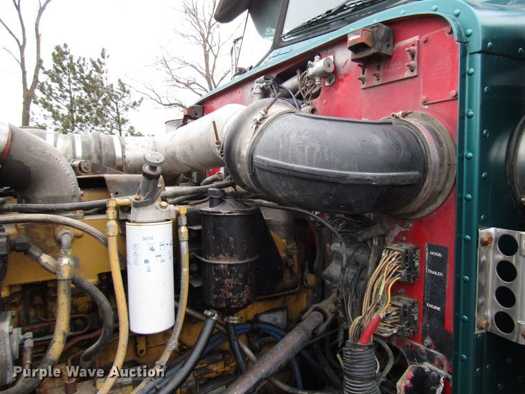 image for item DH8449 1996 Peterbilt 379 glider kit truck cab and chassis