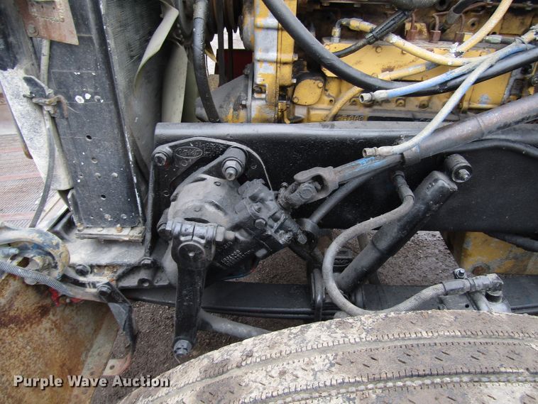 image for item DH8449 1996 Peterbilt 379 glider kit truck cab and chassis