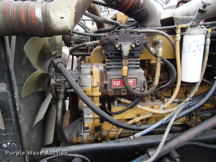 image for item DH8449 1996 Peterbilt 379 glider kit truck cab and chassis