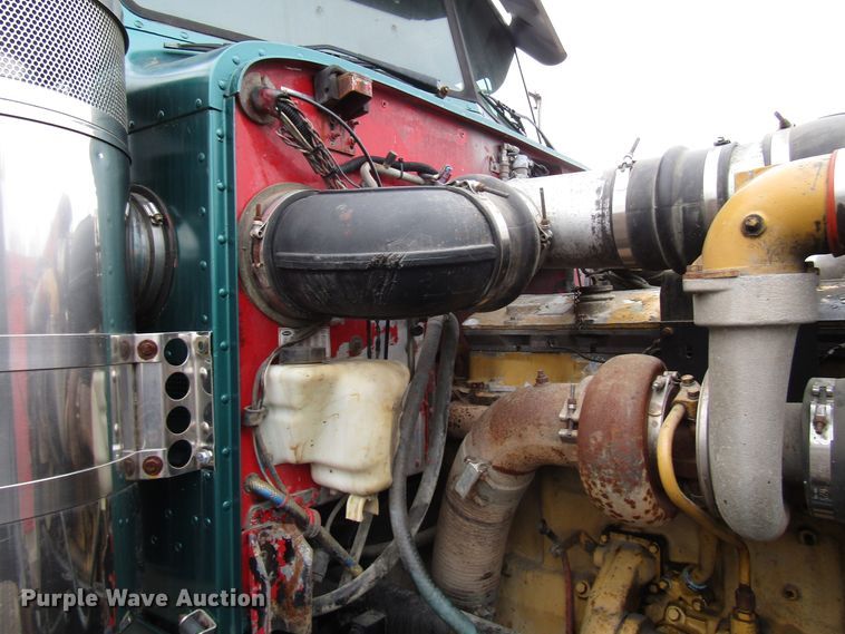 image for item DH8449 1996 Peterbilt 379 glider kit truck cab and chassis