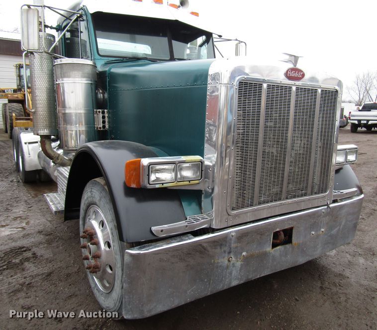 image for item DH8449 1996 Peterbilt 379 glider kit truck cab and chassis