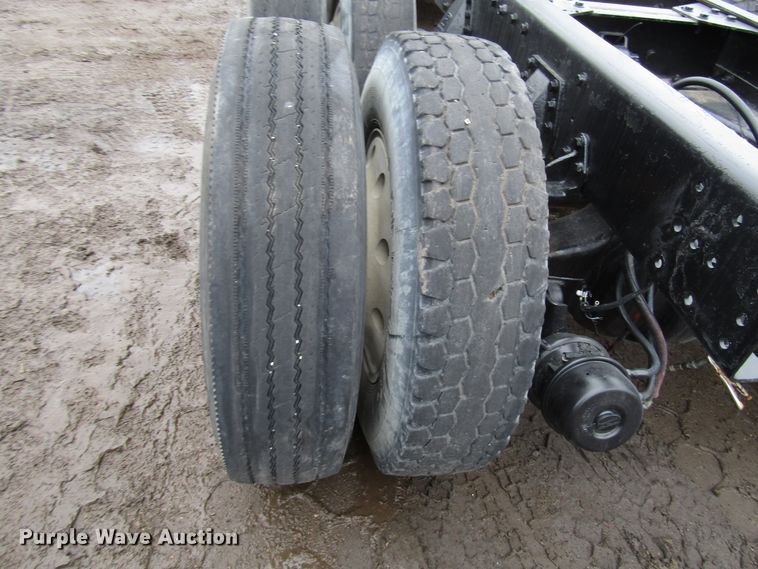 image for item DH8449 1996 Peterbilt 379 glider kit truck cab and chassis