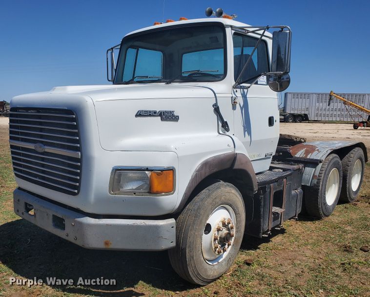 image for item DJ3124 1995 Ford L9000 AeroMax semi truck