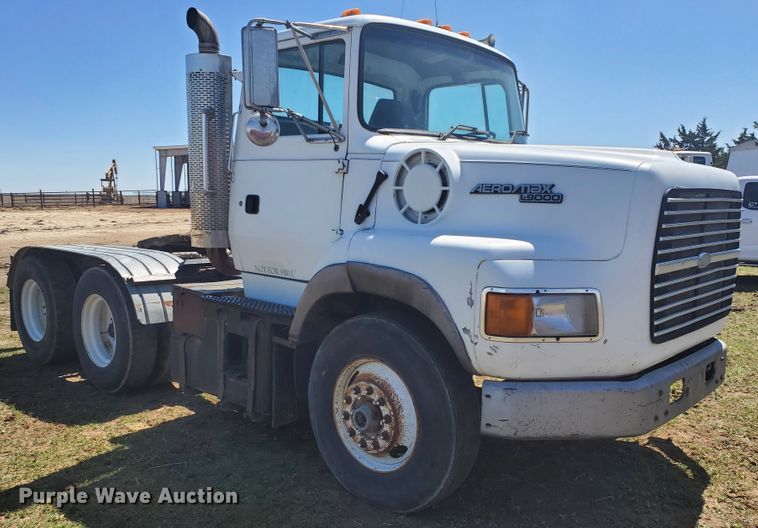 image for item DJ3124 1995 Ford L9000 AeroMax semi truck