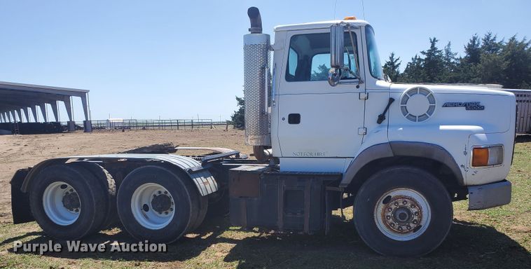 image for item DJ3124 1995 Ford L9000 AeroMax semi truck