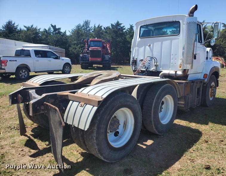 image for item DJ3124 1995 Ford L9000 AeroMax semi truck