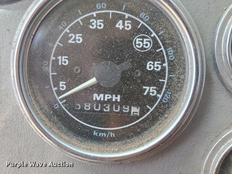 image for item DJ3124 1995 Ford L9000 AeroMax semi truck