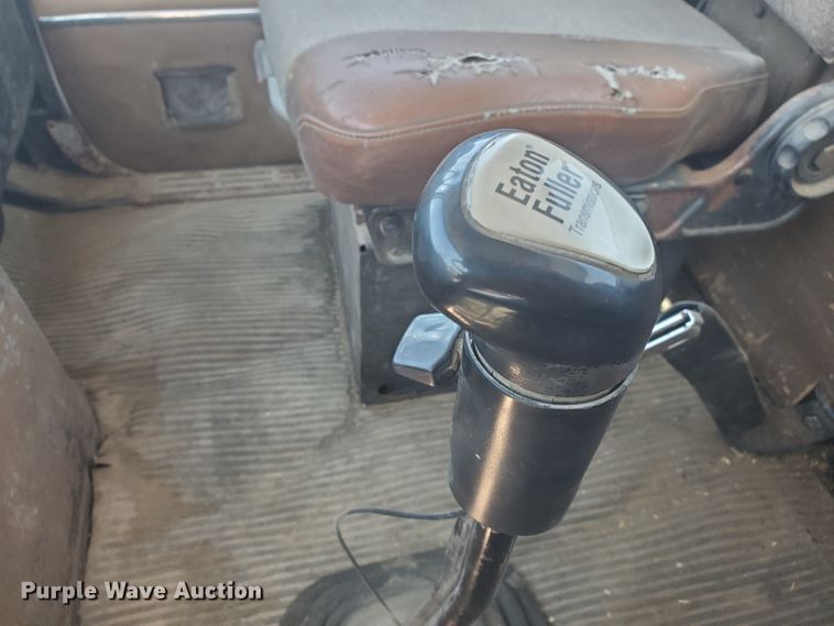 image for item DJ3124 1995 Ford L9000 AeroMax semi truck