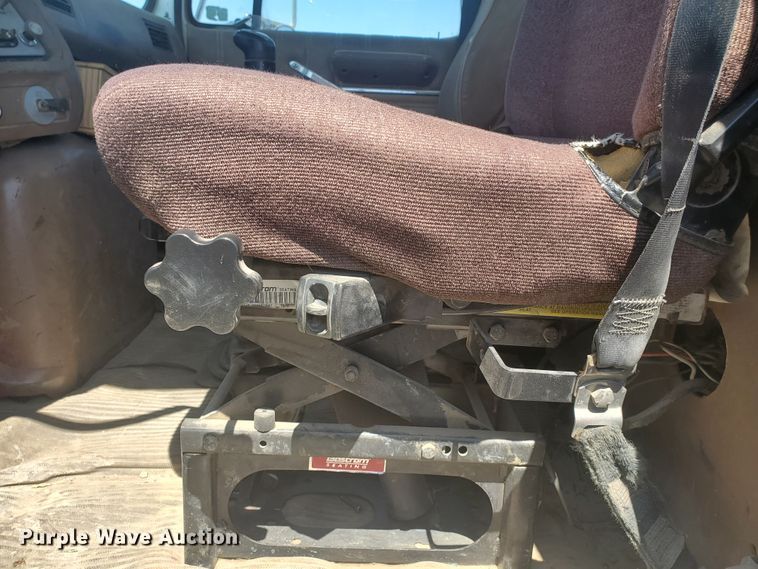 image for item DJ3124 1995 Ford L9000 AeroMax semi truck