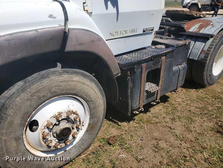 image for item DJ3124 1995 Ford L9000 AeroMax semi truck