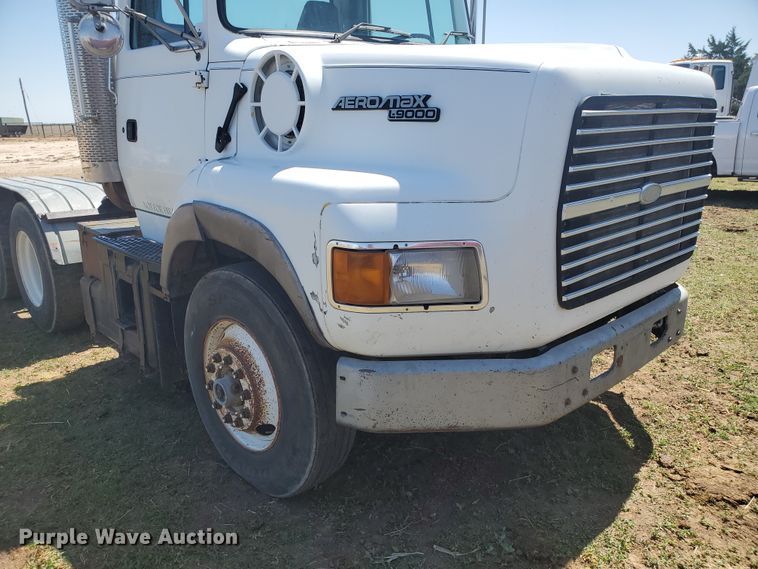 image for item DJ3124 1995 Ford L9000 AeroMax semi truck