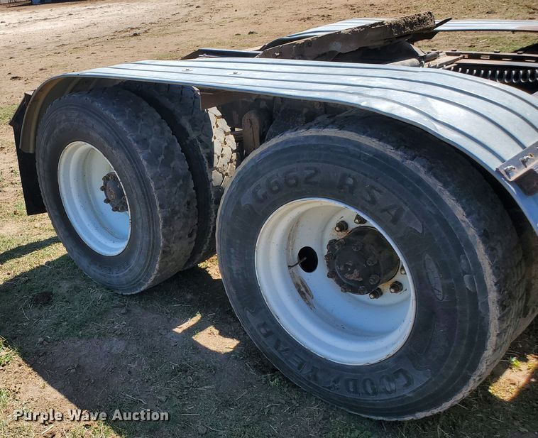 image for item DJ3124 1995 Ford L9000 AeroMax semi truck