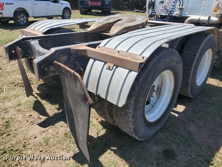 image for item DJ3124 1995 Ford L9000 AeroMax semi truck