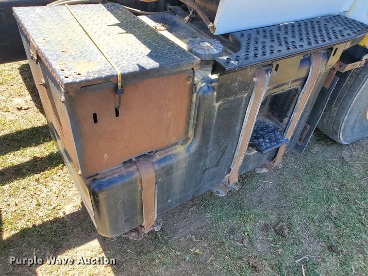 image for item DJ3124 1995 Ford L9000 AeroMax semi truck