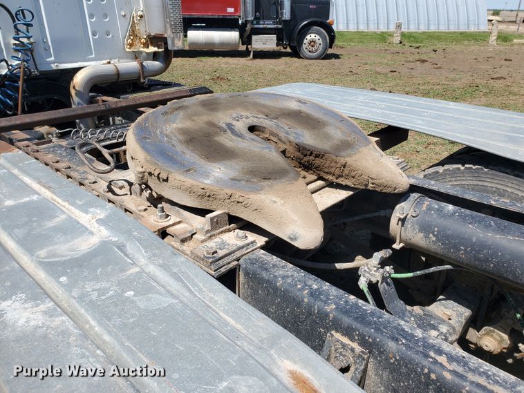 image for item DJ3124 1995 Ford L9000 AeroMax semi truck