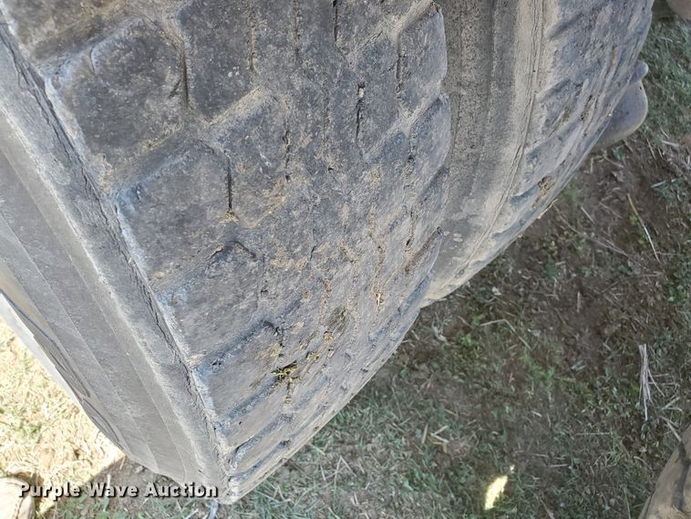 image for item DJ3124 1995 Ford L9000 AeroMax semi truck