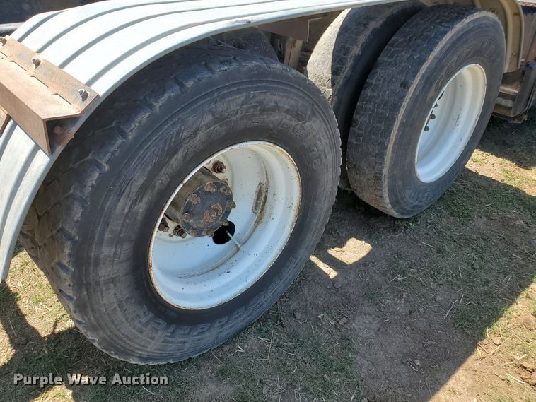 image for item DJ3124 1995 Ford L9000 AeroMax semi truck