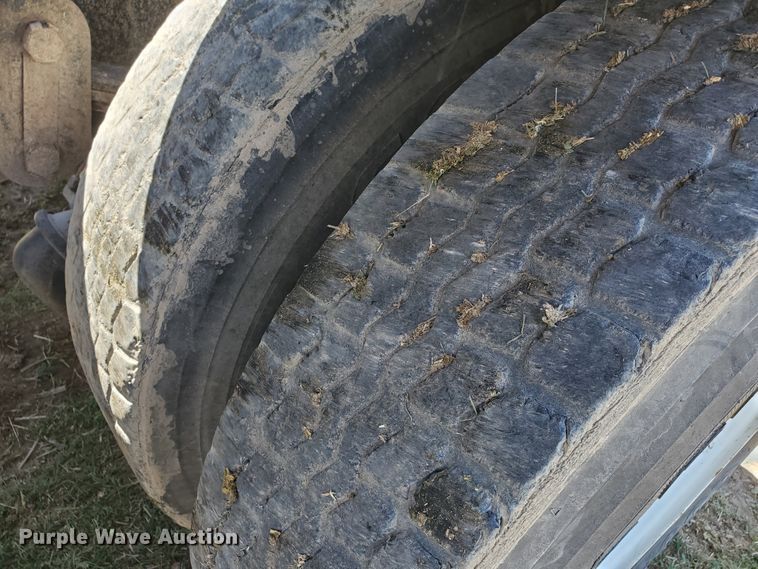 image for item DJ3124 1995 Ford L9000 AeroMax semi truck