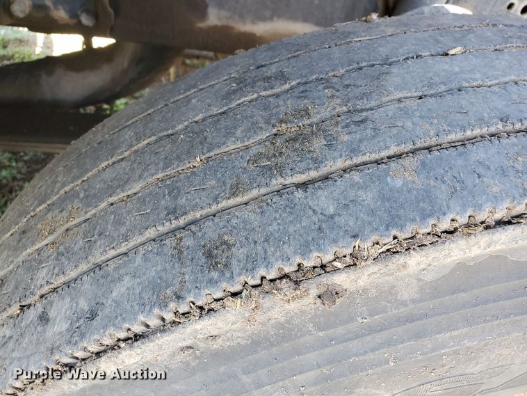 image for item DJ3124 1995 Ford L9000 AeroMax semi truck