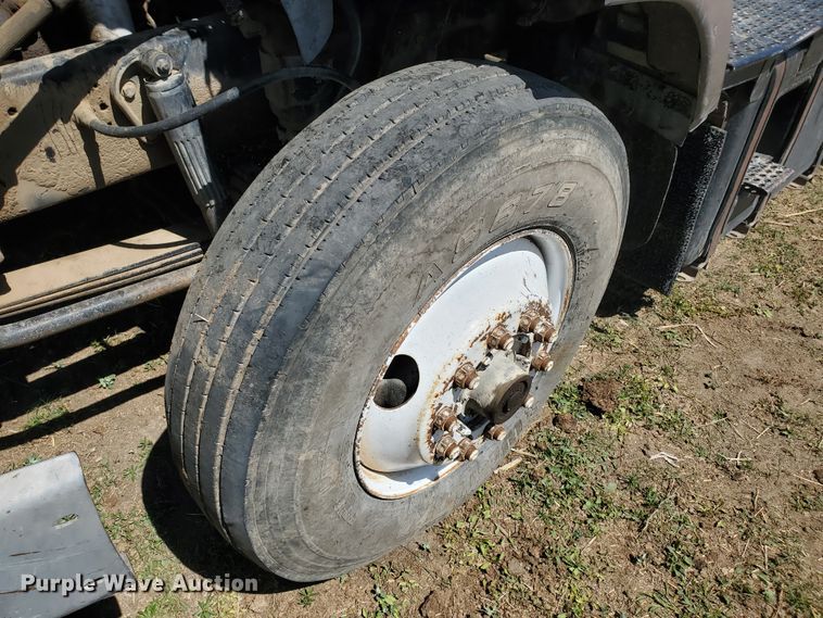 image for item DJ3124 1995 Ford L9000 AeroMax semi truck