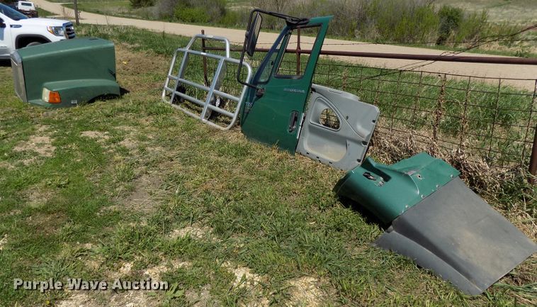 image for item DO9352 Truck parts