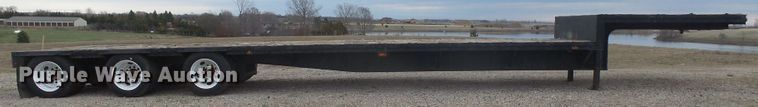 image for item EF9624 1998 Fontaine drop deck trailer