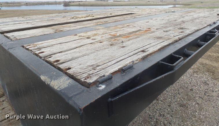 image for item EF9624 1998 Fontaine drop deck trailer