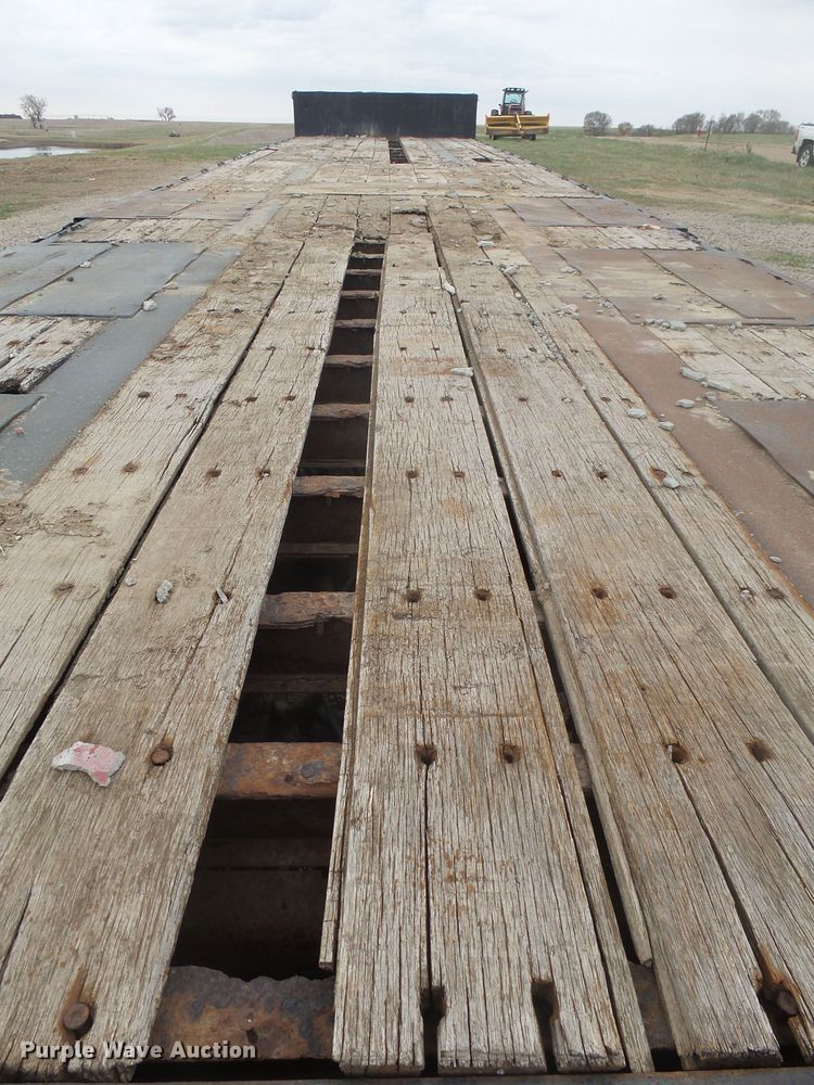 image for item EF9624 1998 Fontaine drop deck trailer