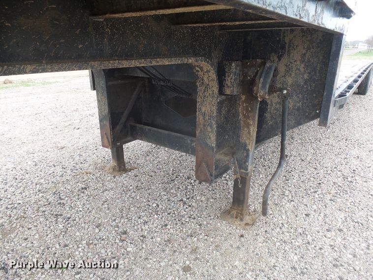 image for item EF9624 1998 Fontaine drop deck trailer