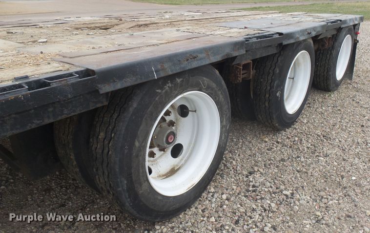 image for item EF9624 1998 Fontaine drop deck trailer