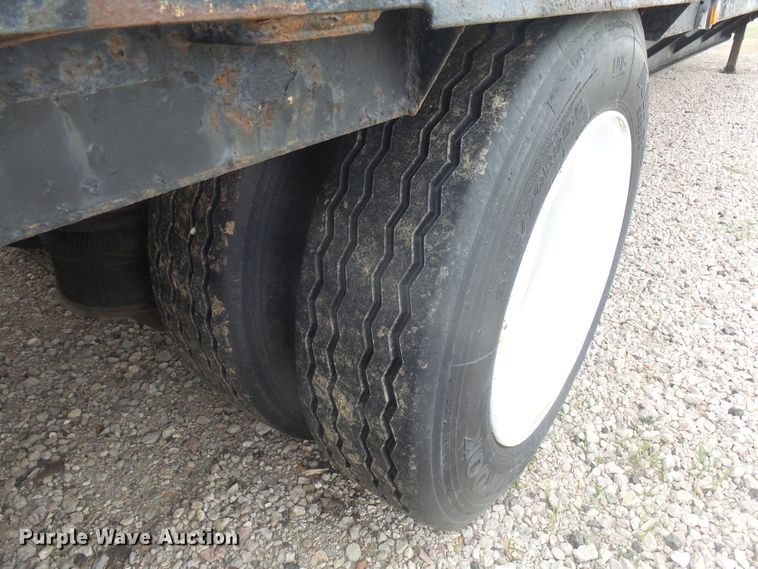 image for item EF9624 1998 Fontaine drop deck trailer