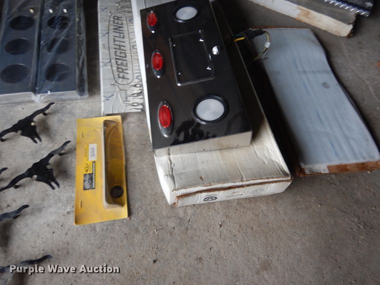 image for item FA9346 Truck parts