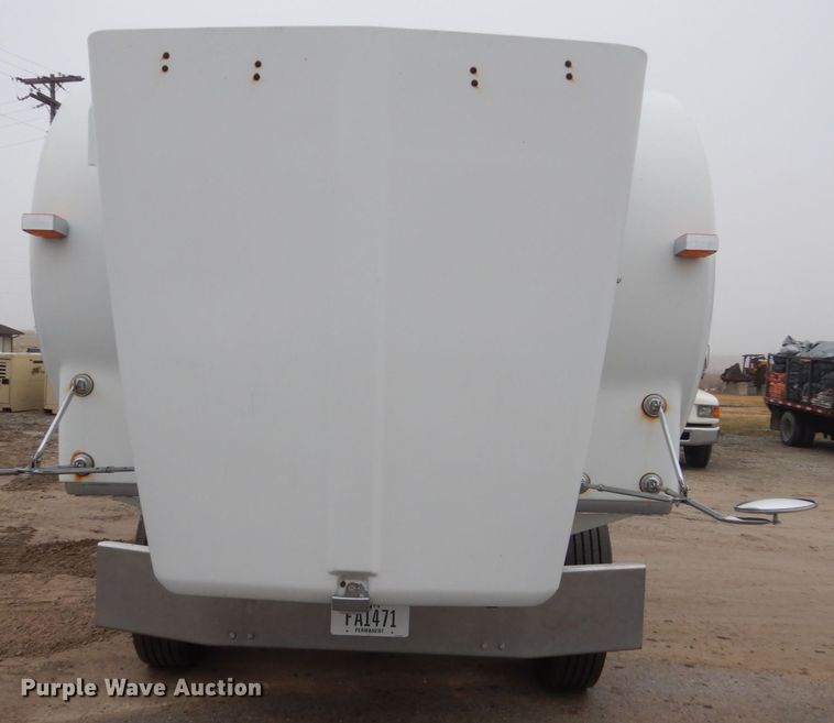 image for item FX9034 2000 Kenworth T800 semi truck