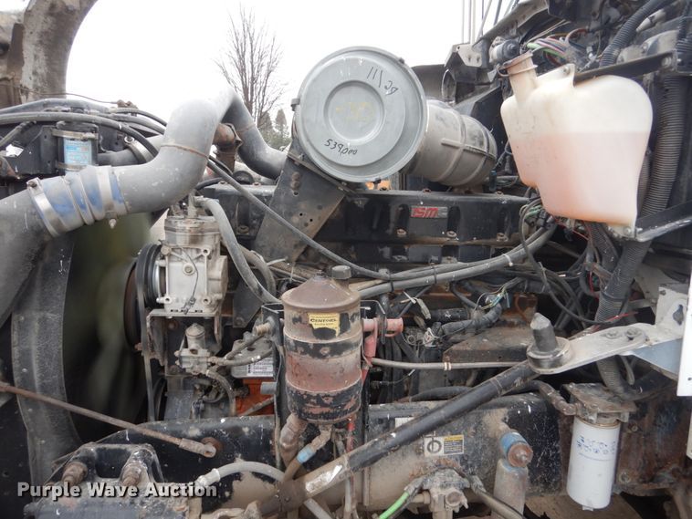 image for item FX9034 2000 Kenworth T800 semi truck