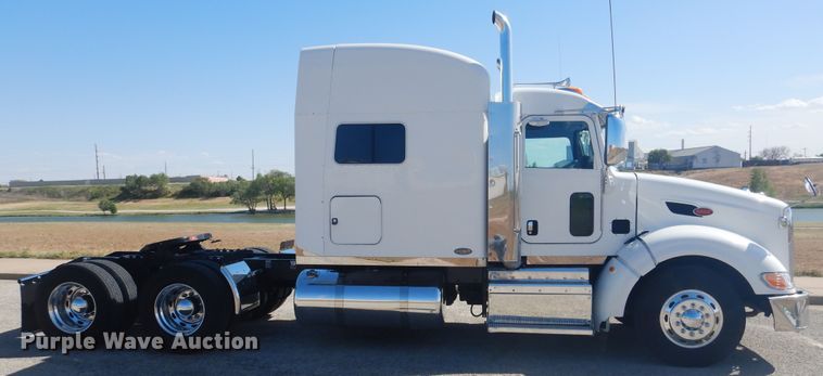 image for item GE9394 2012 Peterbilt 386 semi truck