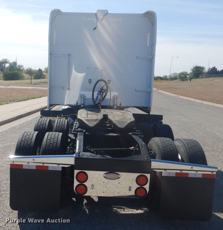 image for item GE9394 2012 Peterbilt 386 semi truck