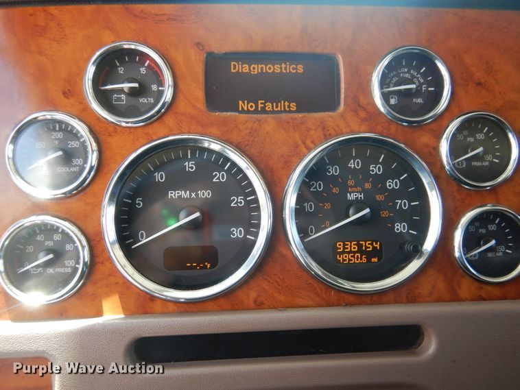 image for item GE9394 2012 Peterbilt 386 semi truck