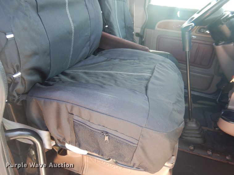 image for item GE9394 2012 Peterbilt 386 semi truck