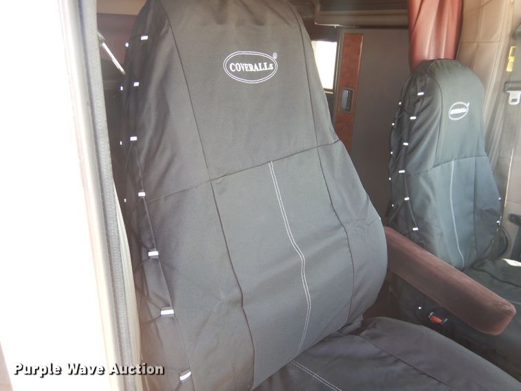 image for item GE9394 2012 Peterbilt 386 semi truck