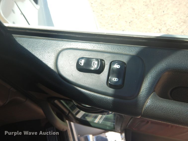 image for item GE9394 2012 Peterbilt 386 semi truck