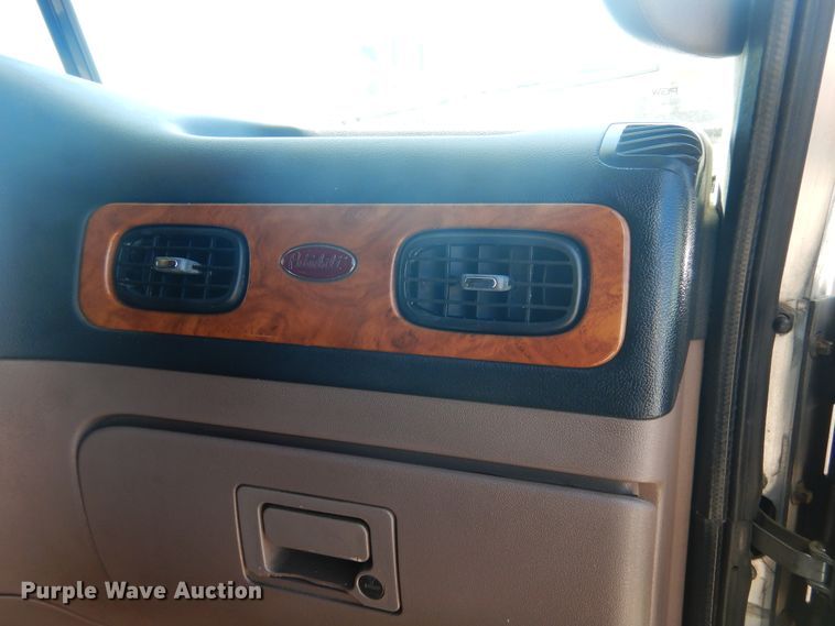 image for item GE9394 2012 Peterbilt 386 semi truck